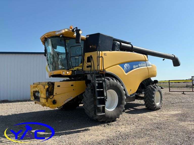 2009 NEW HOLLAND CR9060 COMBINE