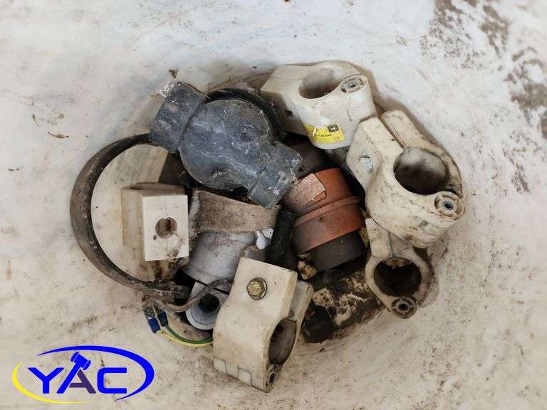 John Deere 9600 Combine Pickup Header Teeth Holders