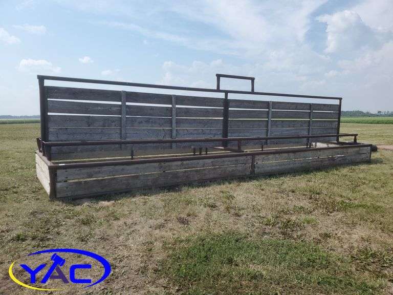 30' Bale Shredder 8' Wide - Windbreak Bunk