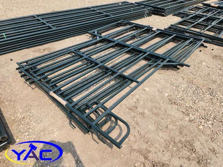 5- 9'6 Cattle/Horse Panel W/ Gate (BUYER MUST PAY 5X THE BID PRICE)