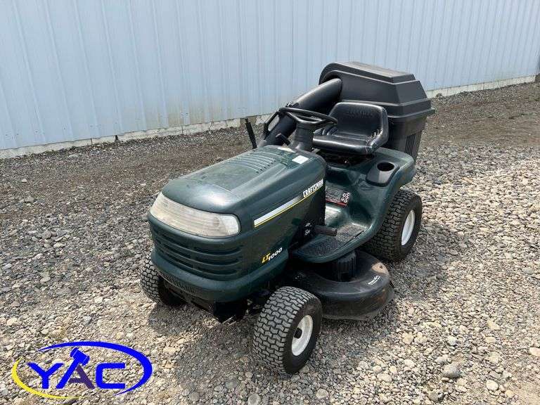 CRAFTSMAN RIDING LAWN MOWER