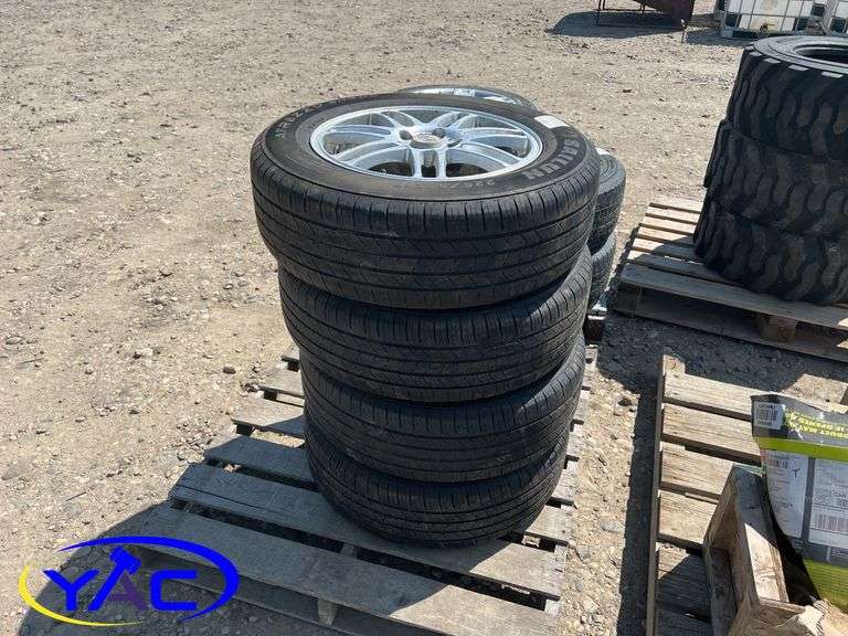 4 - 225/65R17 Tires & Rims