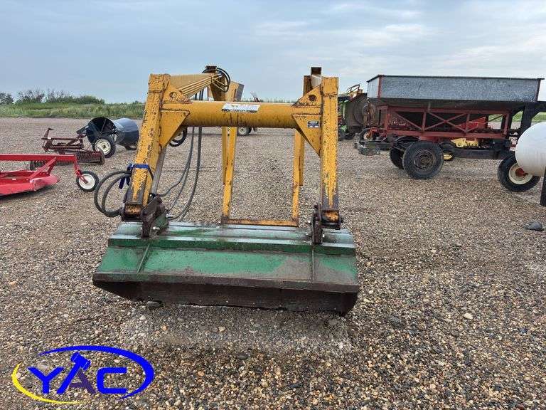 Ezee-On 100 Front End Loader W/ Bucket