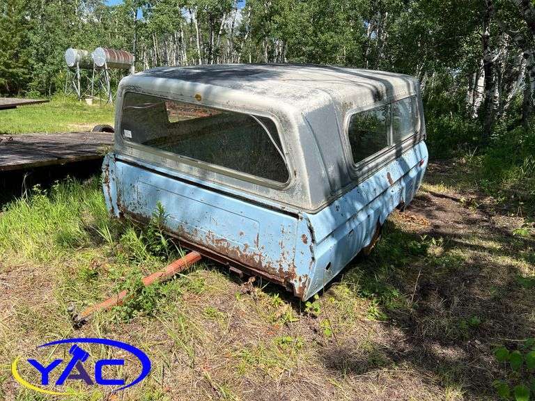 Blue & White Truck Topper On Wheels
