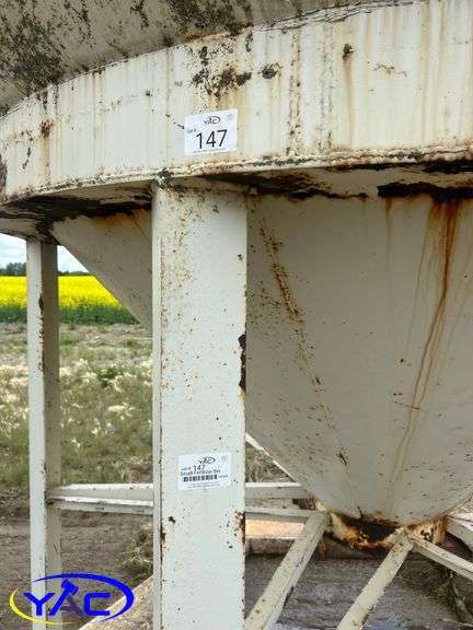 Small Fertilizer Bin