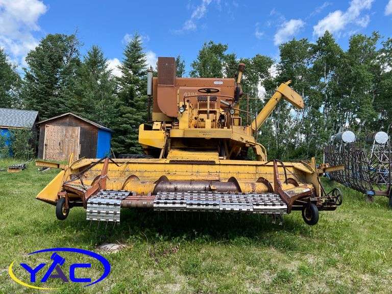Minneapolis Moline 4296 Self-Propelled Combine