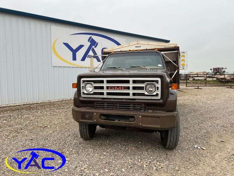 1980 GMC 7000 SINGLE AXLE GRAIN TRUCK