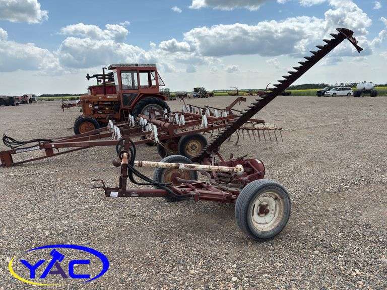 IH INTERNATIOAL 1100 9FT SICKLE MOWER