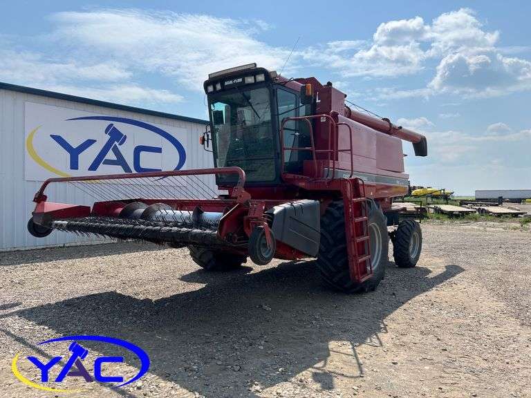1994 CASE IH 1688 COMBINE W/ HEADER