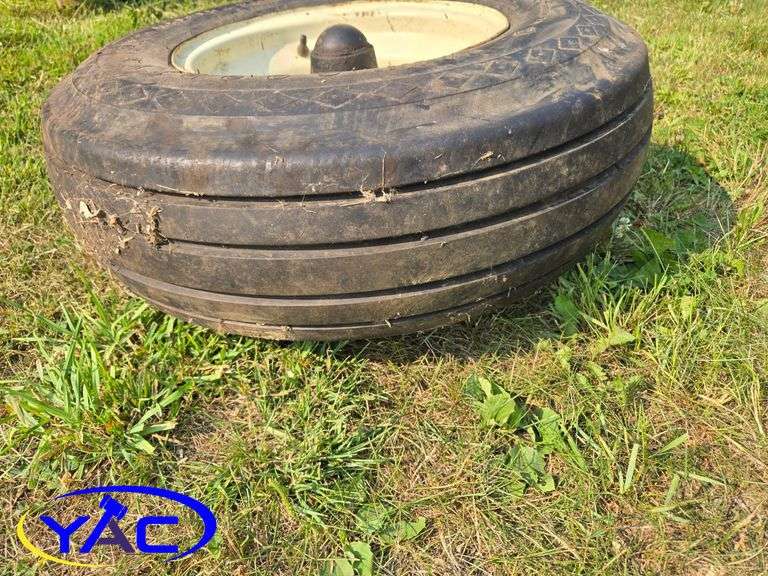 1 9.5L-15 Implement Tire