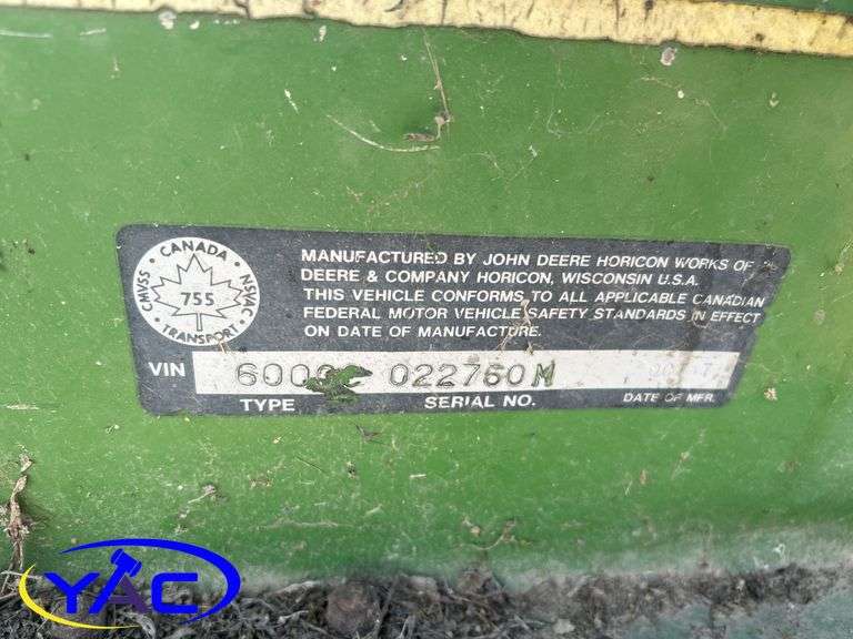 JOHN DEERE 600 SNOWMOBILE - NOT RUNNING