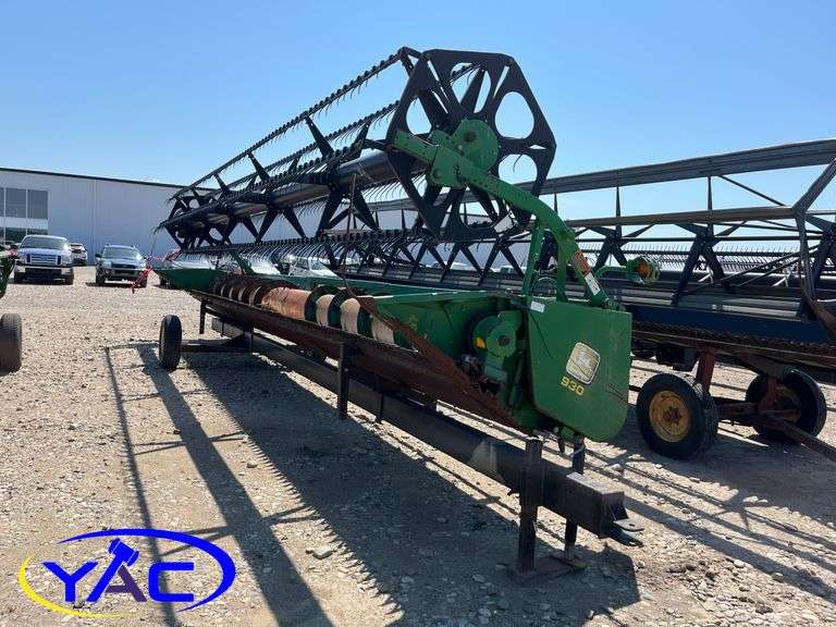JOHN DEERE RIGID STRAIGHT CUT HEADER 30' W/ TRANSPORT