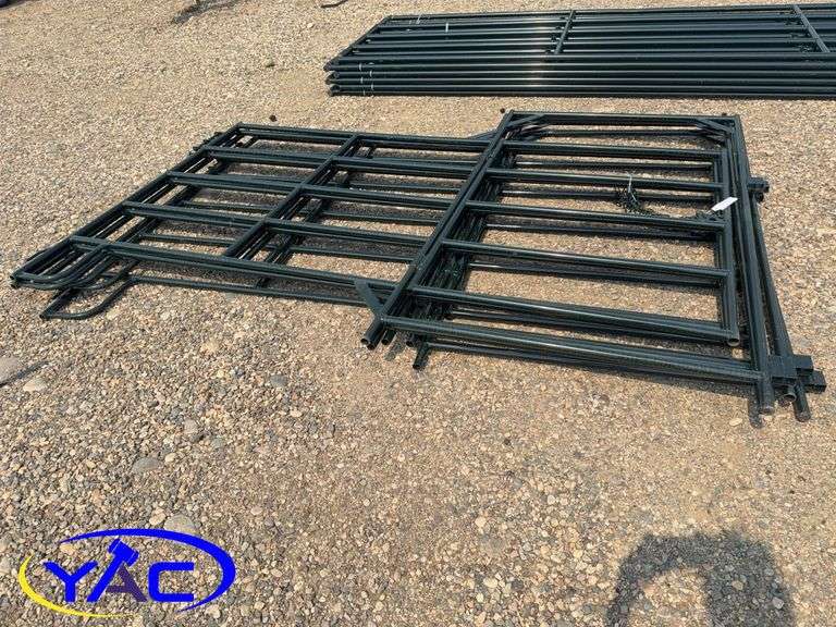 5- 9'6 Cattle/Horse Panel W/ Gate (BUYER MUST PAY 5X THE BID PRICE)