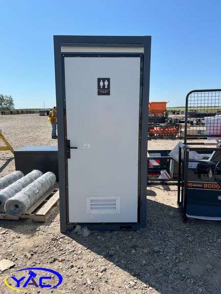 Single Person Mobile Toilet 4'x3.6'