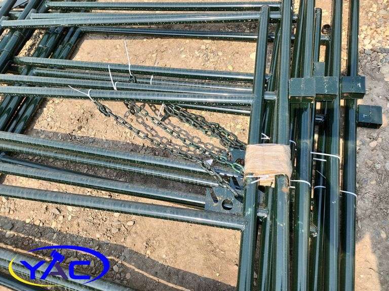 5- 9'6 Cattle/Horse Panel W/ Gate (BUYER MUST PAY 5X THE BID PRICE)