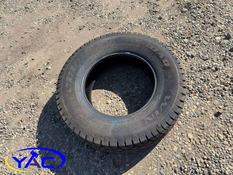 275/70R18 Tire