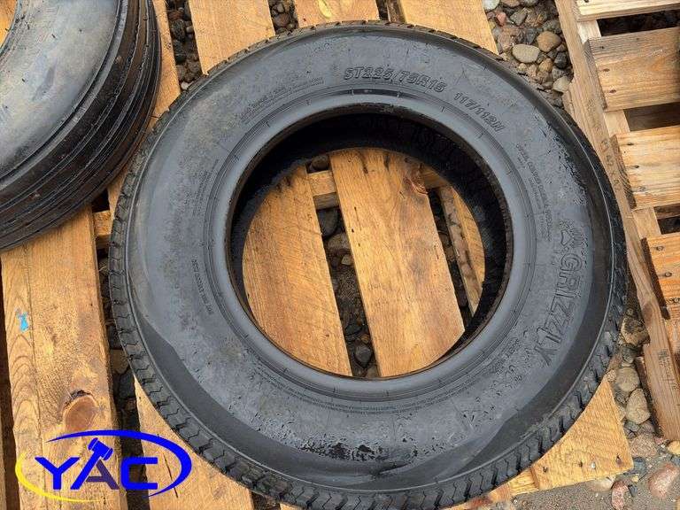 225/75R15 Tire