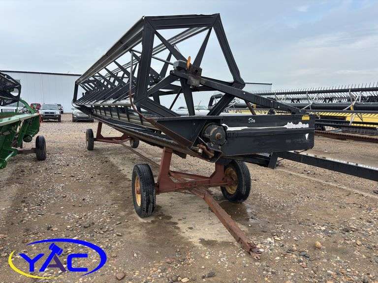 960 MACDON 30' HEADER W/ JD ADAPTOR