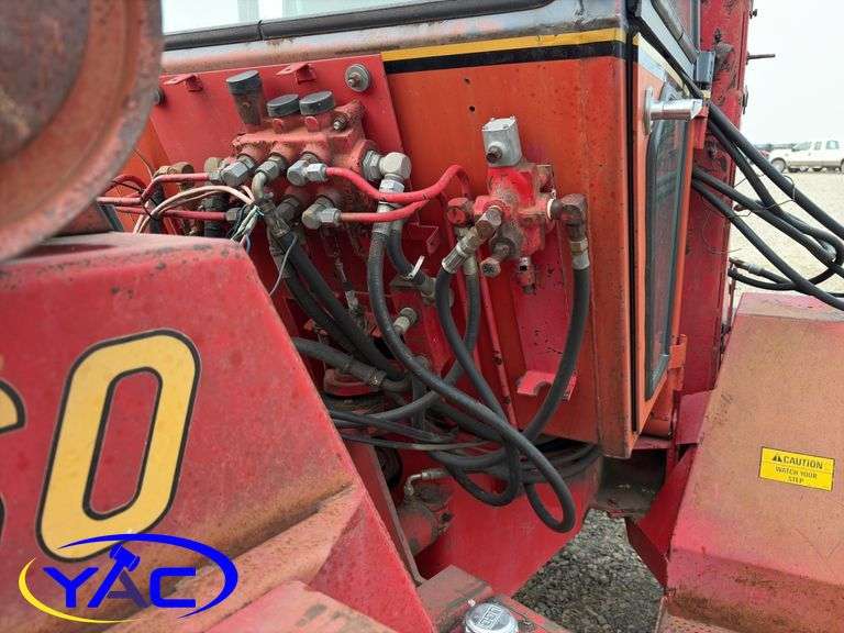 VERSATILE 160 BI-DIRECTIONAL TRACTOR