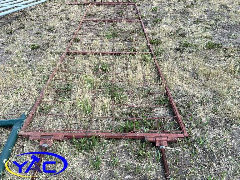 13' x 3.5' Small Animal Gate