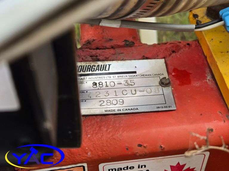 BOURGAULT 8810 /SC 430 NEW HOLLAND CART