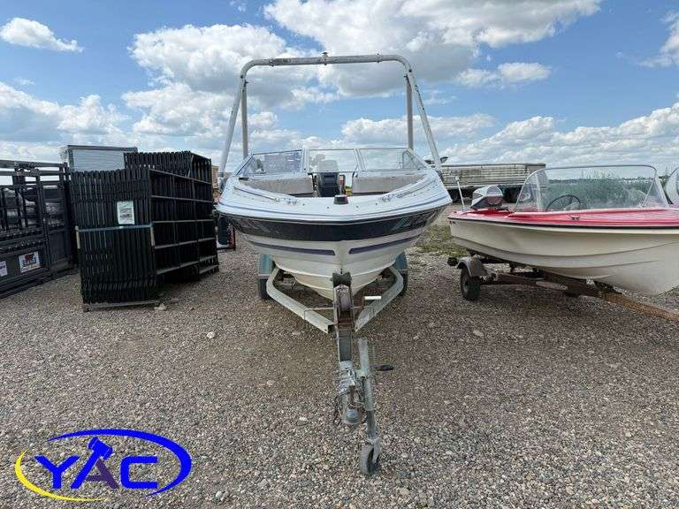 1987 BAYLINER CAPRI BOAT W/ 2004 EZ-LOADER TRAILER