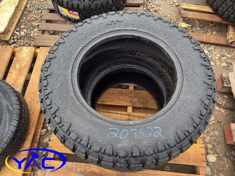 33x12.50R18 Tire