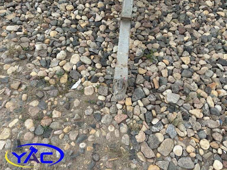 LUND 14' BOAT W/ TRAILER