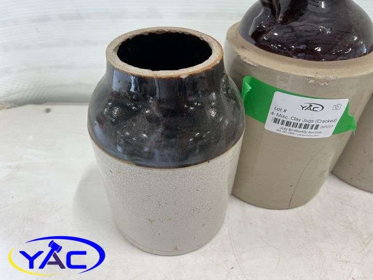 4- Misc. Clay Jugs (Cracked)