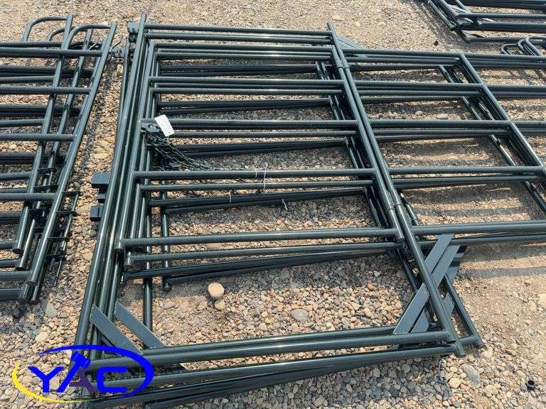 5- 9'6 Cattle/Horse Panel W/ Gate (BUYER MUST PAY 5X THE BID PRICE)
