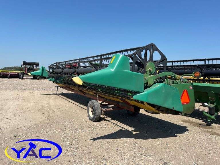 JOHN DEERE 930 FLEX HEADER W/ TRANSPORT