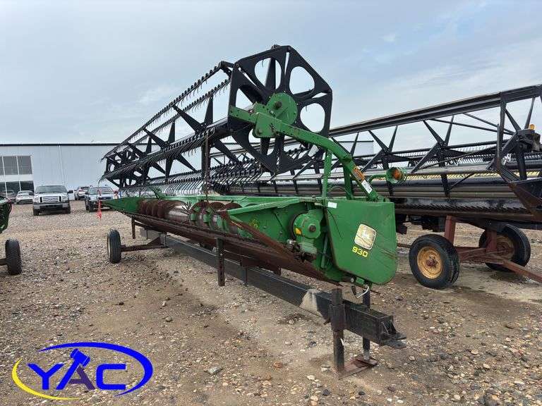 JOHN DEERE RIGID STRAIGHT CUT HEADER 30'