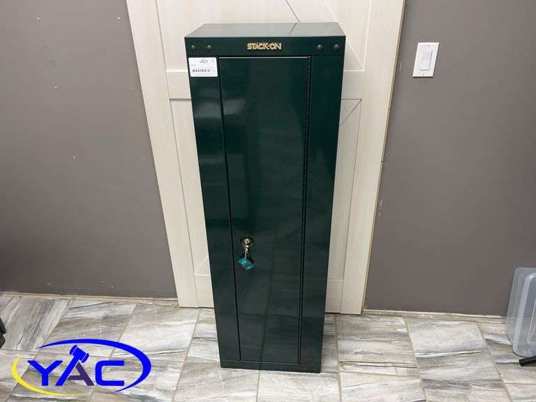 STACK ON LOCKABLE GUN CABINET