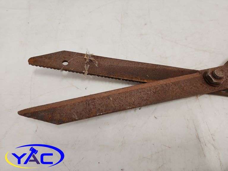 2- Hedge Trimmers W/ Tools