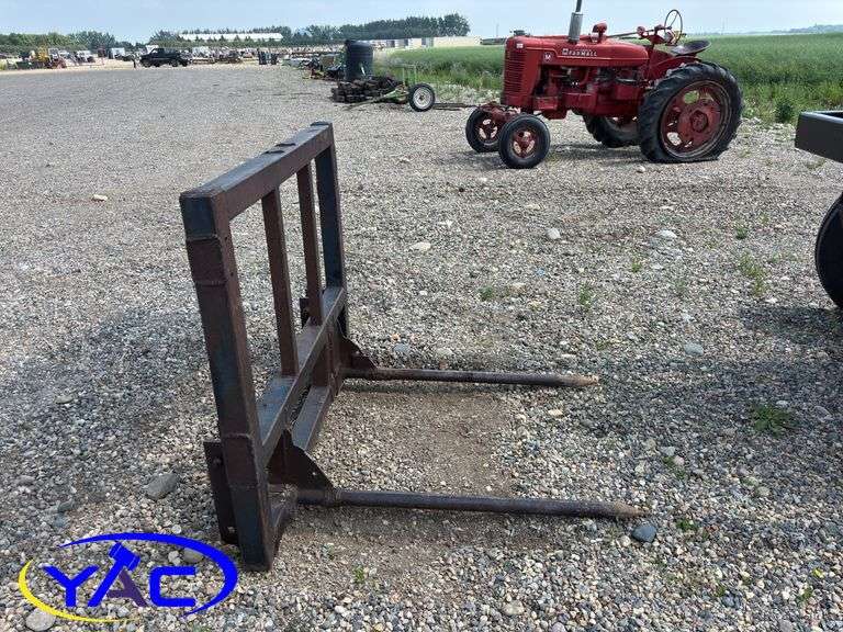 1982 WHITE 2-105 2WD TRACTOR