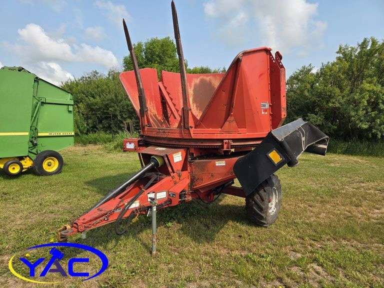 CaseIH 8610 Tub Grinder