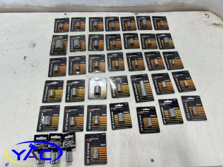 Approx. 40pcs Assorted Metric & Standard Sockets