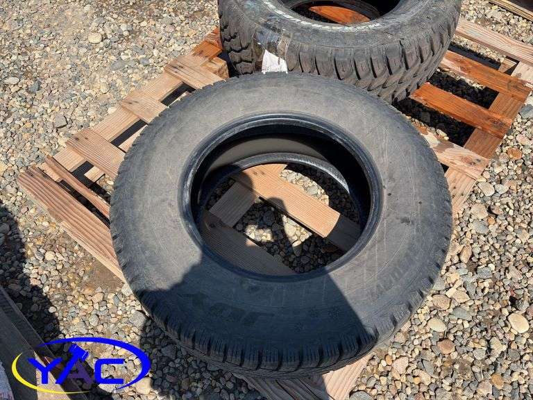 265/70R17 Tire
