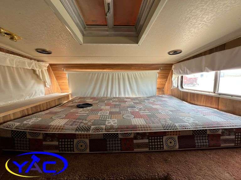 1983  TRAVELLAIRE  FIFTH WHEEL CAMPER