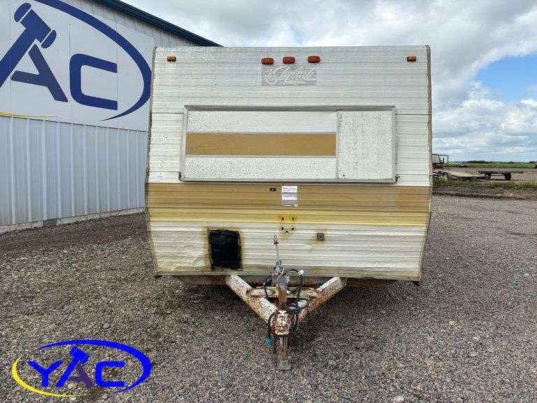 1976 CABIN TRAILER METAL