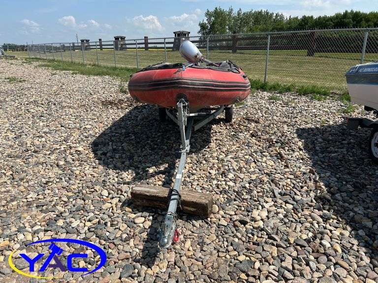 MERCURY INFLATABLE BOAT W/ 2006 EASYLOADER TRAILER