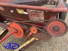 680 NEW HOLLAND MANURE SPREADER