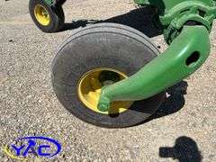 JOHN DEERE A400 SELF-PROPELLED SWATHER W/ 30' HONEY BEE HEADER