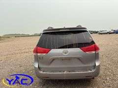 2011 TOYOTA SIENNA V6