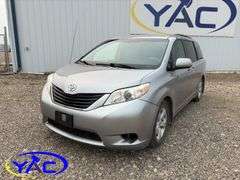 2011 TOYOTA SIENNA V6