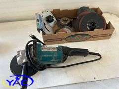 Makita 7" Angle Grinder/ Discs