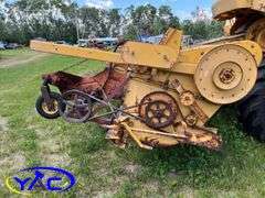 Minneapolis Moline 4296 Self-Propelled Combine