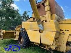 Minneapolis Moline 4296 Self-Propelled Combine