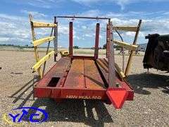 NEW HOLLAND SQUARE BALE PICKER