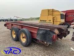 680 NEW HOLLAND MANURE SPREADER